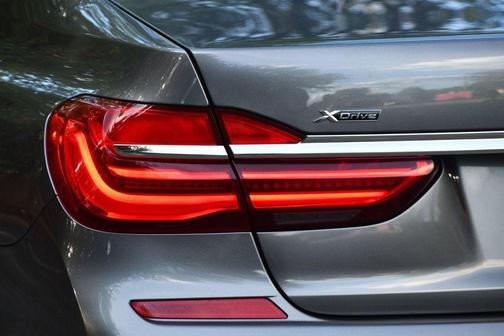 2016 BMW 750 i xDrive