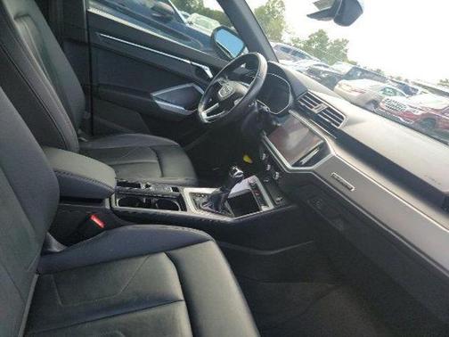 2021 Audi Q3 45 S line Premium