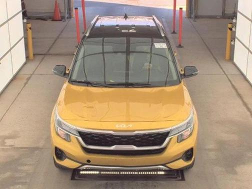Starbright Yellow/Black Roof 2022 Kia Seltos S