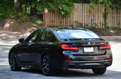 2022 BMW 530 i xDrive