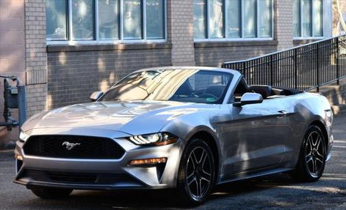 2022 Ford Mustang EcoBoost