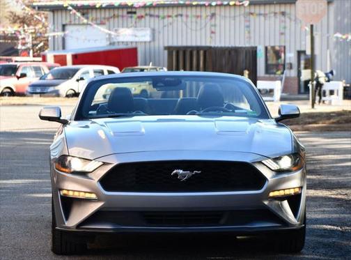 2022 Ford Mustang EcoBoost
