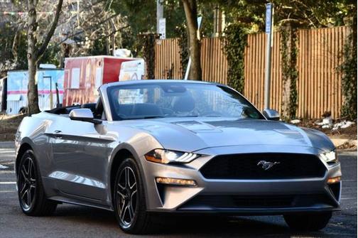 2022 Ford Mustang EcoBoost