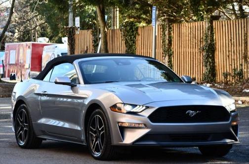 2022 Ford Mustang EcoBoost