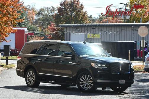 Infinite Black Metallic Clearcoat 2022 Lincoln Navigator Standard L