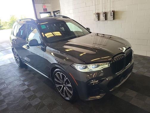 2021 BMW X7 M50i