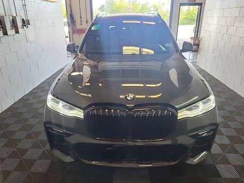 2021 BMW X7 M50i