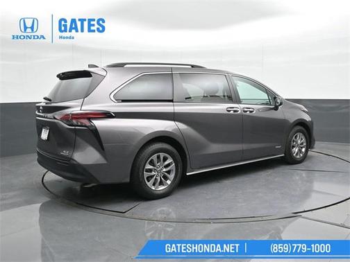 2021 Toyota Sienna XLE 7 Passenger