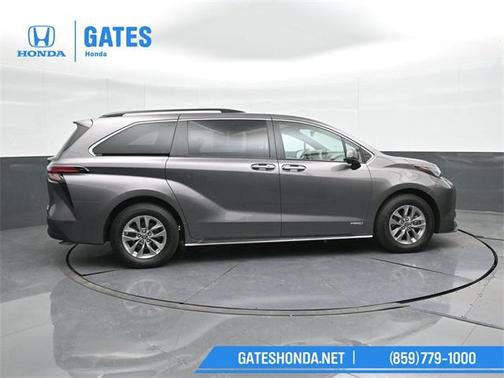 2021 Toyota Sienna XLE 7 Passenger