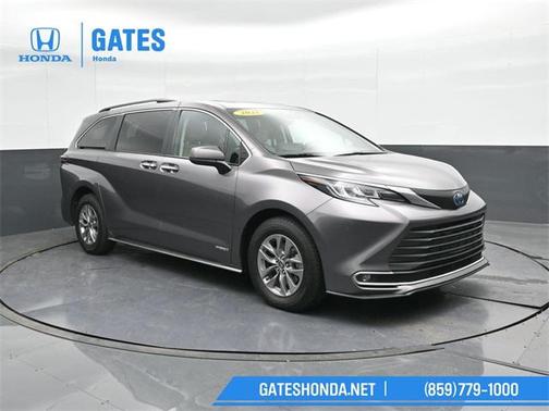 2021 Toyota Sienna XLE 7 Passenger