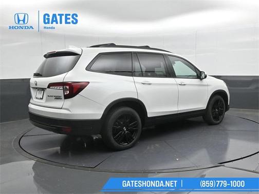 2022 Honda Pilot AWD Black Edition