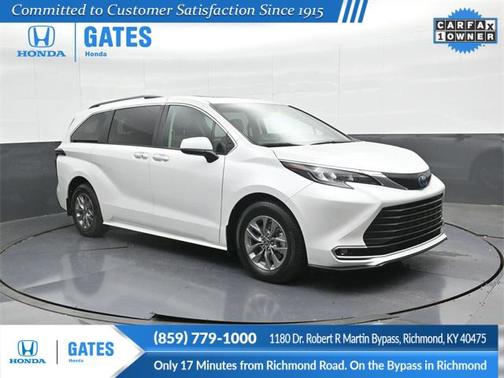 2024 Toyota Sienna XLE 8 Passenger