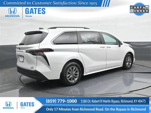 2024 Toyota Sienna XLE 8 Passenger