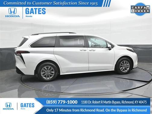 2024 Toyota Sienna XLE 8 Passenger