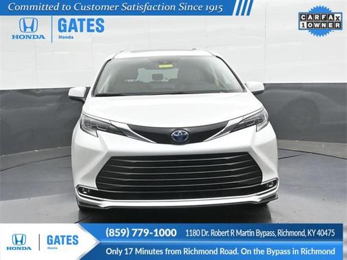 2024 Toyota Sienna XLE 8 Passenger