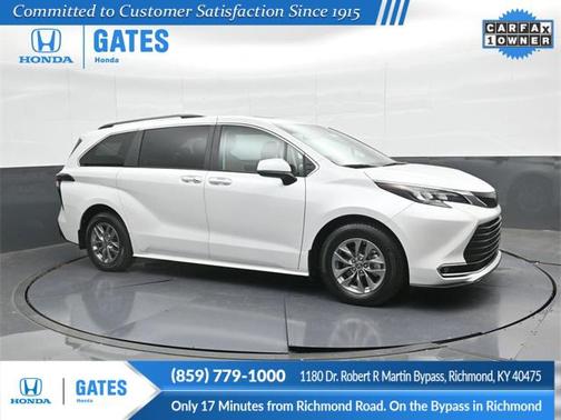 2024 Toyota Sienna XLE 8 Passenger