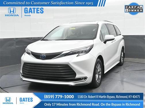 2024 Toyota Sienna XLE 8 Passenger