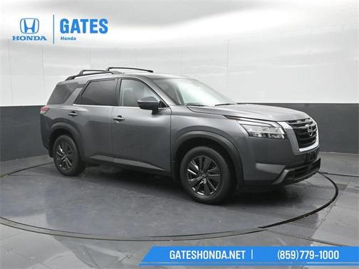 2022 Nissan Pathfinder SV