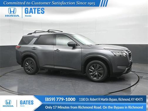 2022 Nissan Pathfinder SV