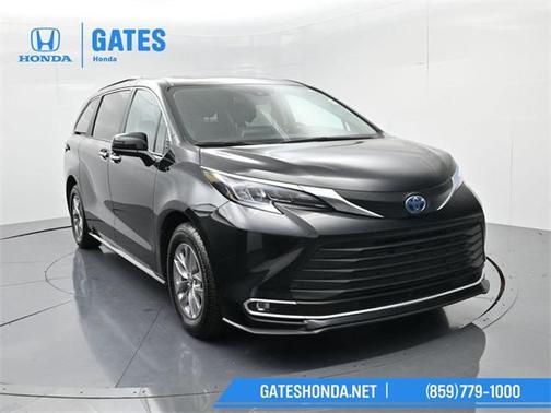 2024 Toyota Sienna XLE