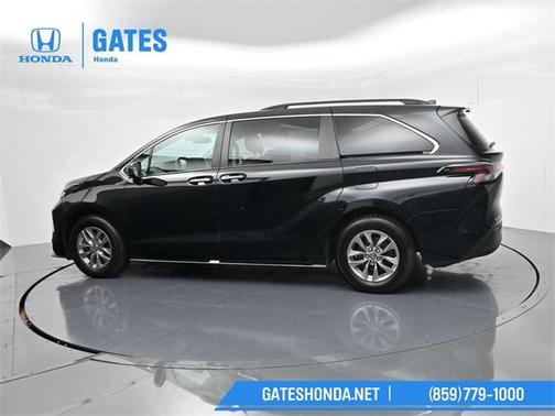 2024 Toyota Sienna XLE
