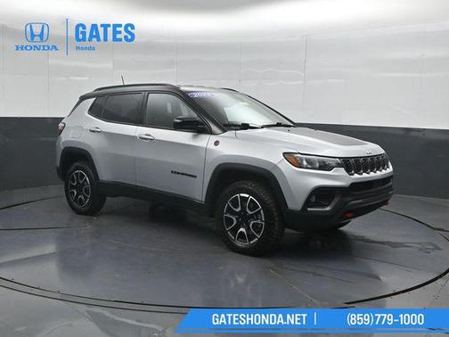 Silver Zynith Metallic Clearcoat 2024 Jeep Compass Trailhawk