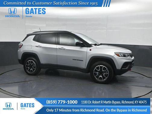 Silver Zynith Metallic Clearcoat 2024 Jeep Compass Trailhawk