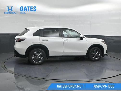 Platinum White Pearl 2026 Honda HR-V LX