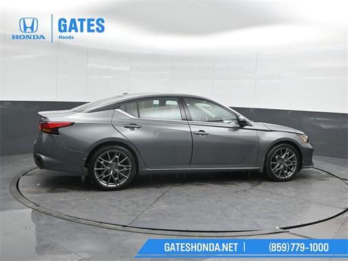 2023 Nissan Altima SR VC-Turbo FWD