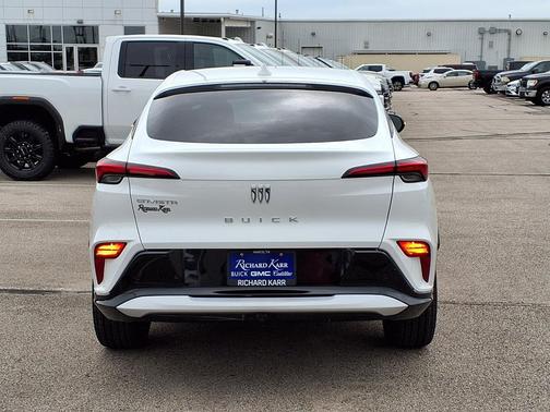 Summit White 2026 Buick Envista Sport Touring FWD