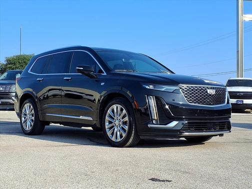 2022 Cadillac XT6 Premium Luxury FWD