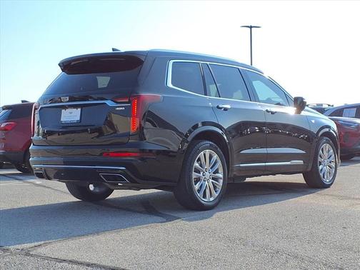 2022 Cadillac XT6 Premium Luxury FWD