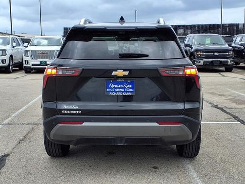 Mosaic Black Metallic 2025 Chevrolet Equinox 1LT