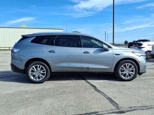 Moonstone Gray Metallic 2024 Buick Enclave Essence FWD