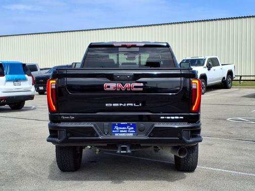 2024 GMC Sierra 2500 Denali
