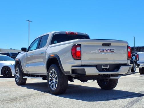 Coastal Dune 2026 GMC Canyon Denali