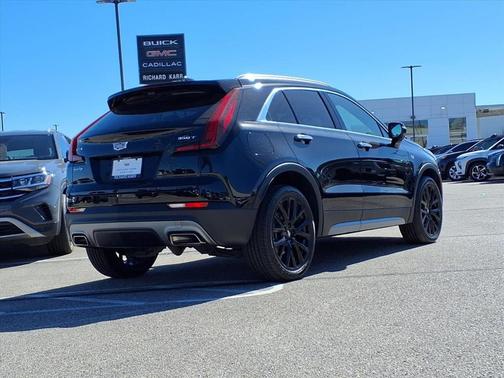 2022 Cadillac XT4 Premium Luxury