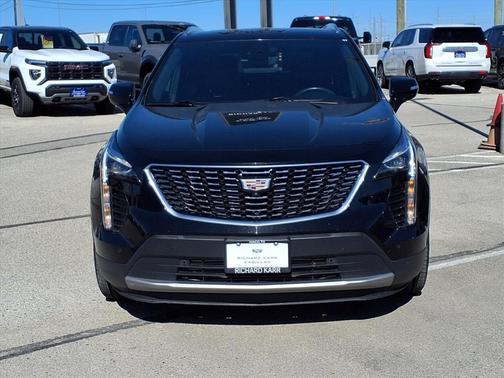 2022 Cadillac XT4 Premium Luxury