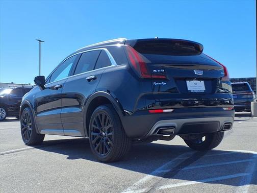 2022 Cadillac XT4 Premium Luxury