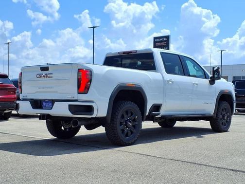 2025 GMC Sierra 2500 AT4