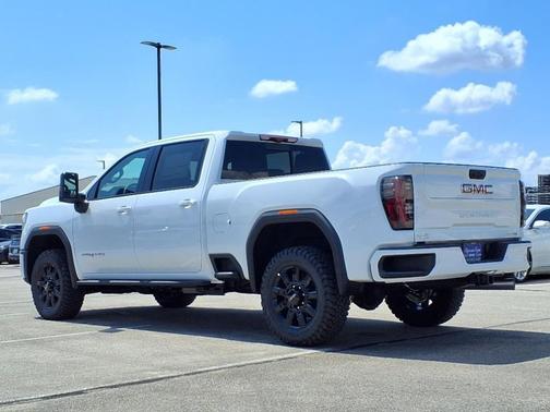 2025 GMC Sierra 2500 AT4