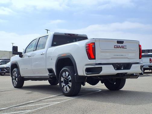2024 GMC Sierra 2500 Denali