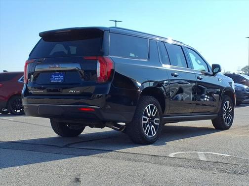 2023 GMC Yukon XL 4WD AT4