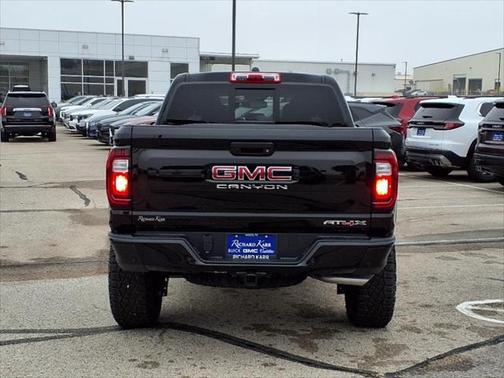 2025 GMC Canyon Base