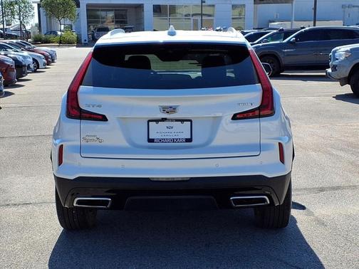 2025 Cadillac XT4 Premium Luxury