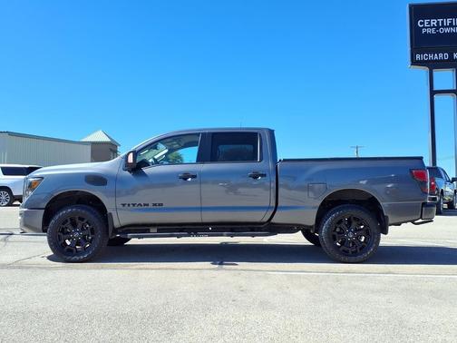 2024 Nissan Titan XD SV