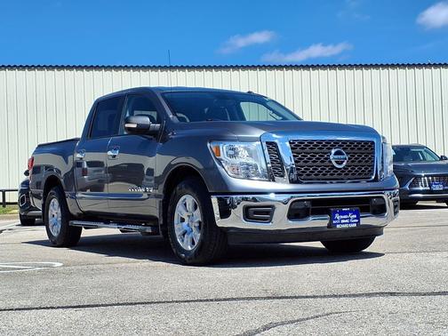 Gun Metallic 2018 Nissan Titan SV
