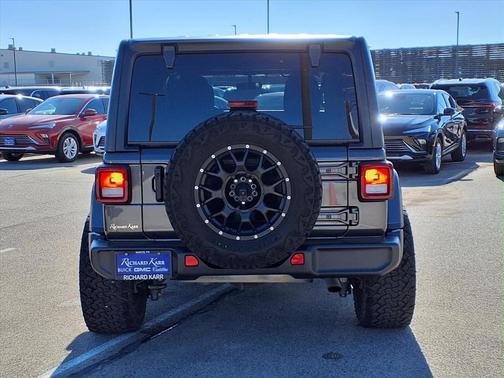 2023 Jeep Wrangler 4-Door Sahara 4x4