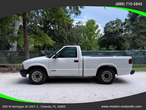 2001 Chevrolet S-10 Base