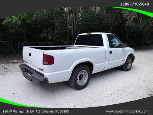 2001 Chevrolet S-10 Base